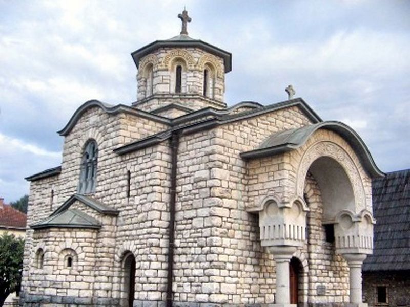 Црква - спомен костурница Вазнесења господњег у Крупњу