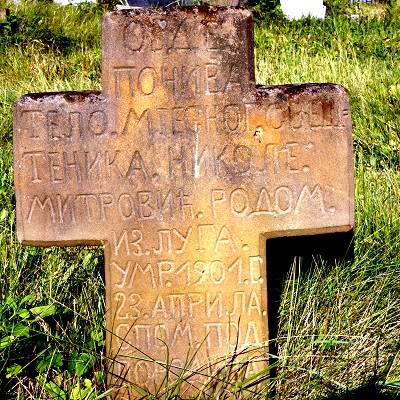Надгробни крст мјесног свештеника Николе Митровића