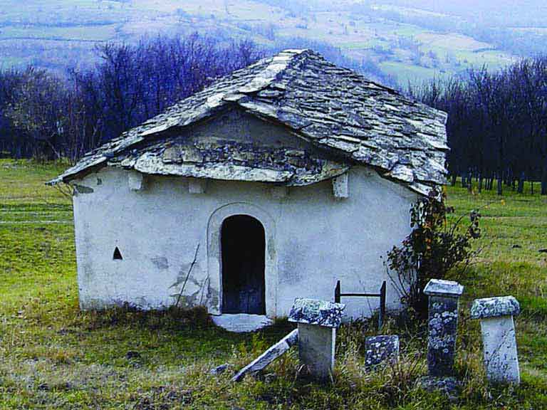 Црква Св. Петра и Павла у селу Биниће