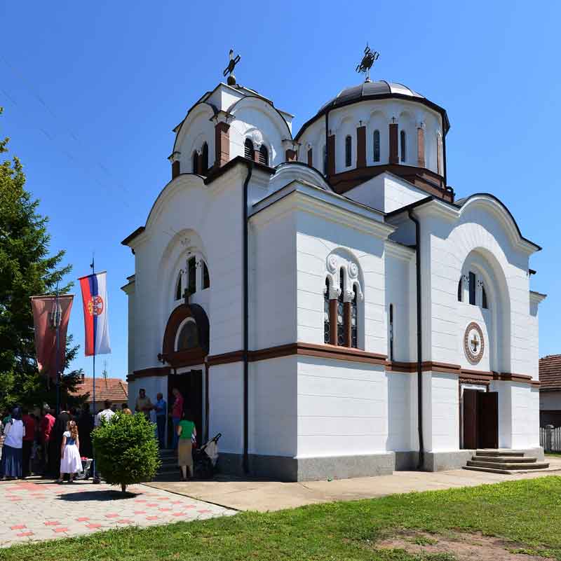 Црква Св. апостола Петра и Павла у Корбову