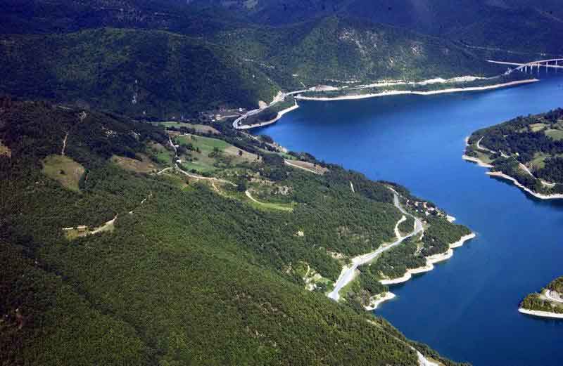 Језеро Газиводе,  вештачко језеро настало 1977. године преграђивањем реке Ибра у њеном горњем току