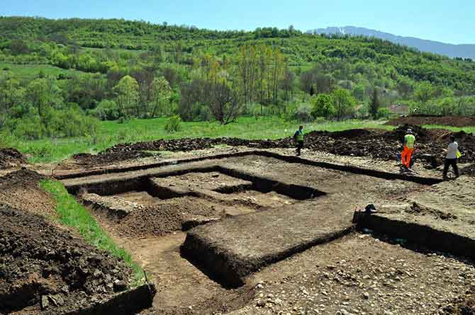 Археолошко налазиште Поље, село Глоговац
