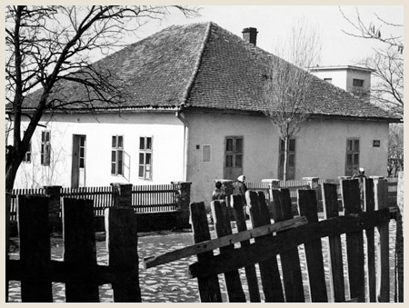 Стара школа у Жаркову