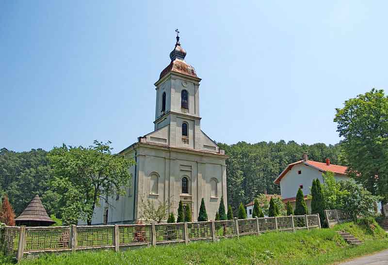 Manastir i crkva rođenja Bogorodičinog u selu Četereže
